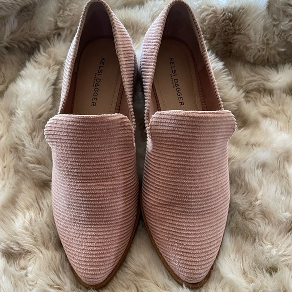 Kelsey Dagger flats in pink corduroy size 7.5 - Picture 2 of 7